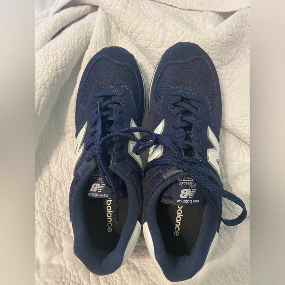 New Balance 574 Men's Navy Blue and White Classic Sneakers - Picture 8 of 8